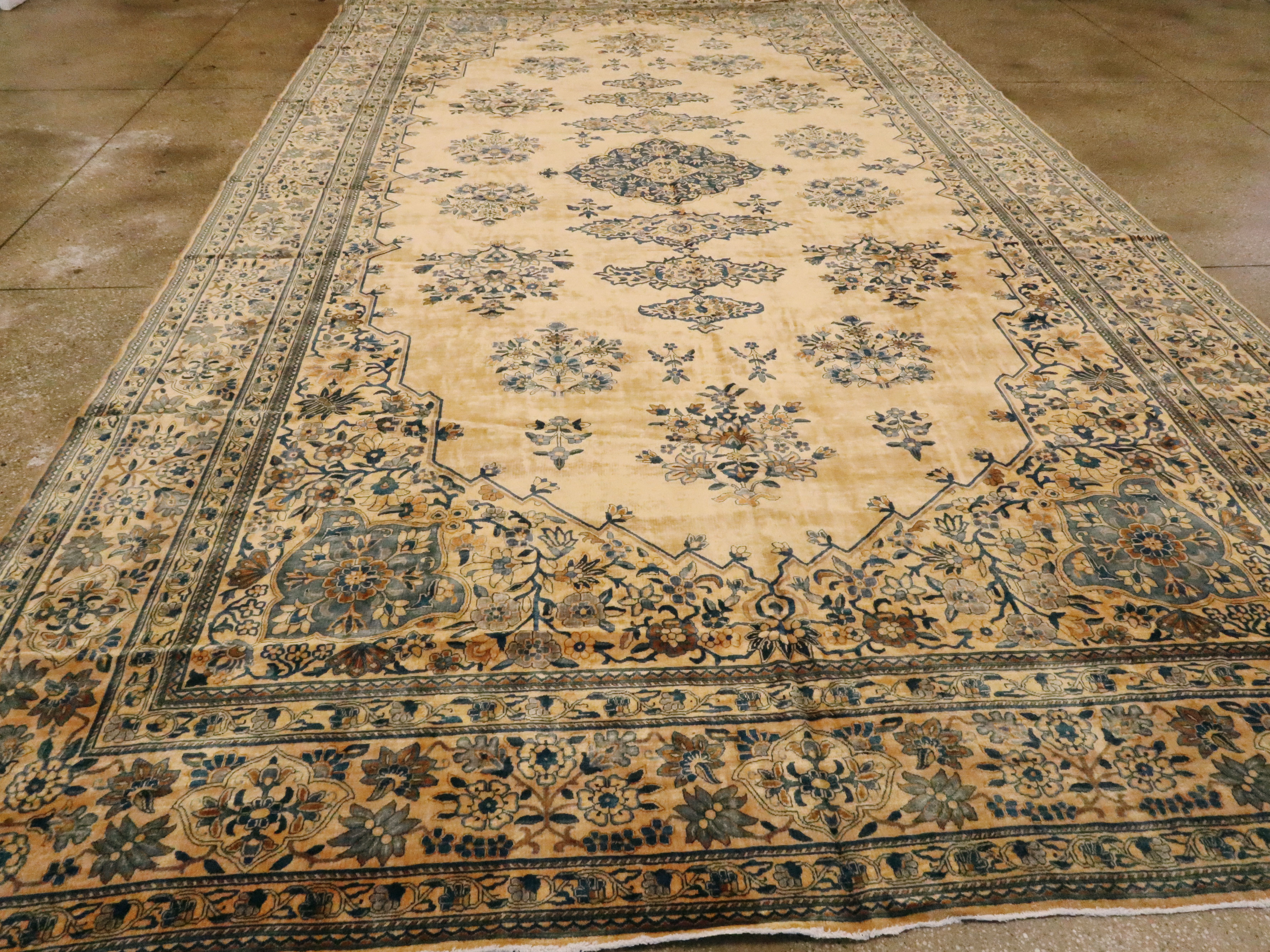 Persian Kashan Carpet, No.10259 - Gsblank