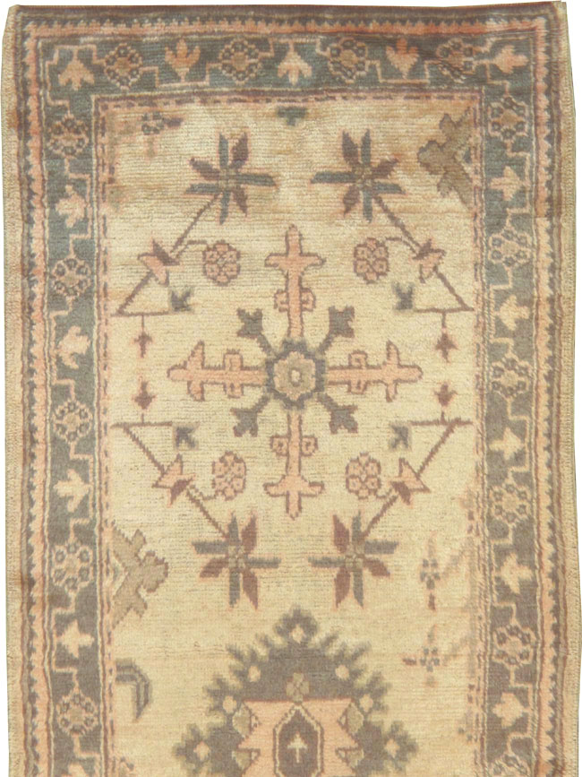 Antique Turkish Oushak Runner, No.10263 - Gsblank