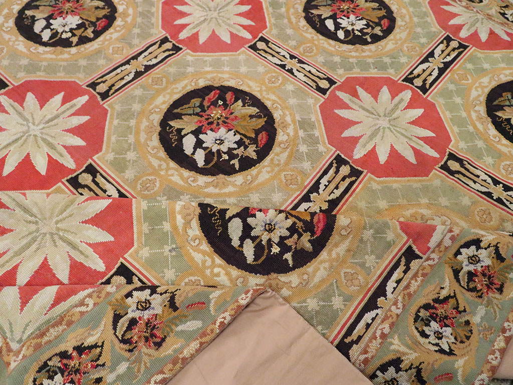 Antique English Needlepoint Carpet, No.10328 - Gsblank