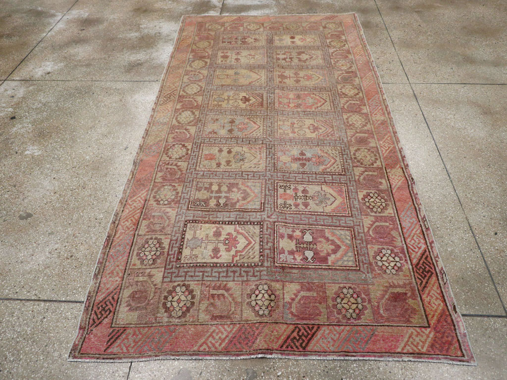 Antique East Turkestan Khotan Gallery Carpet, No.10772 - Gsblank
