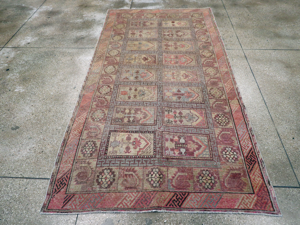 Antique East Turkestan Khotan Gallery Carpet, No.10772 - Gsblank
