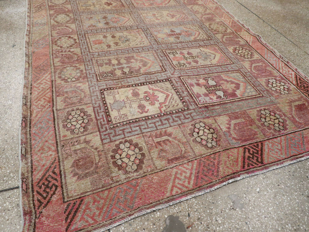 Antique East Turkestan Khotan Gallery Carpet, No.10772 - Gsblank