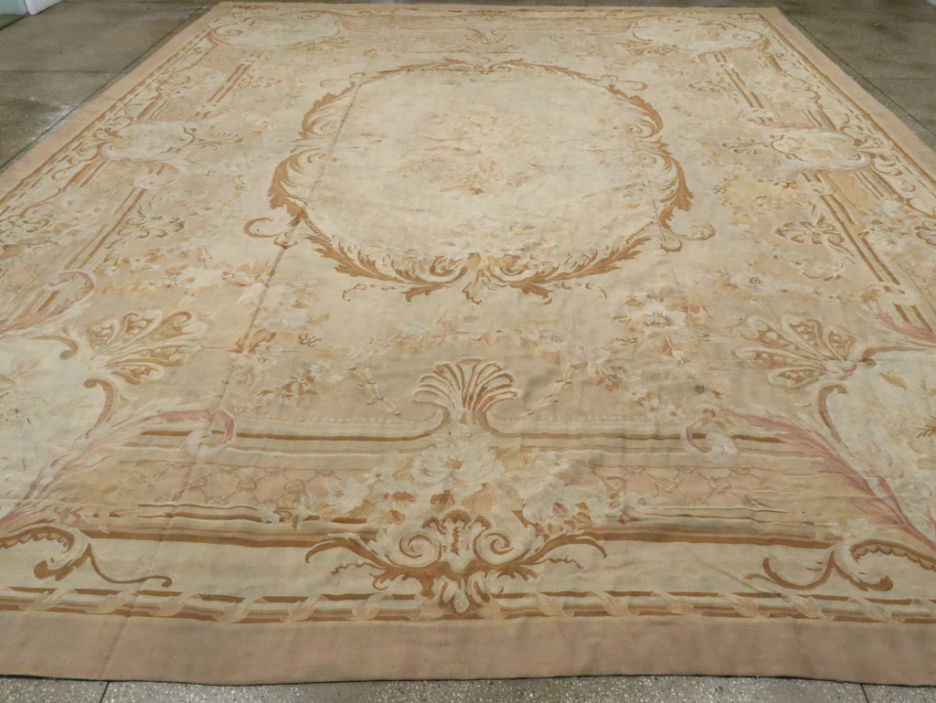 Antique French Aubusson Carpet, No.11290 - Gsblank