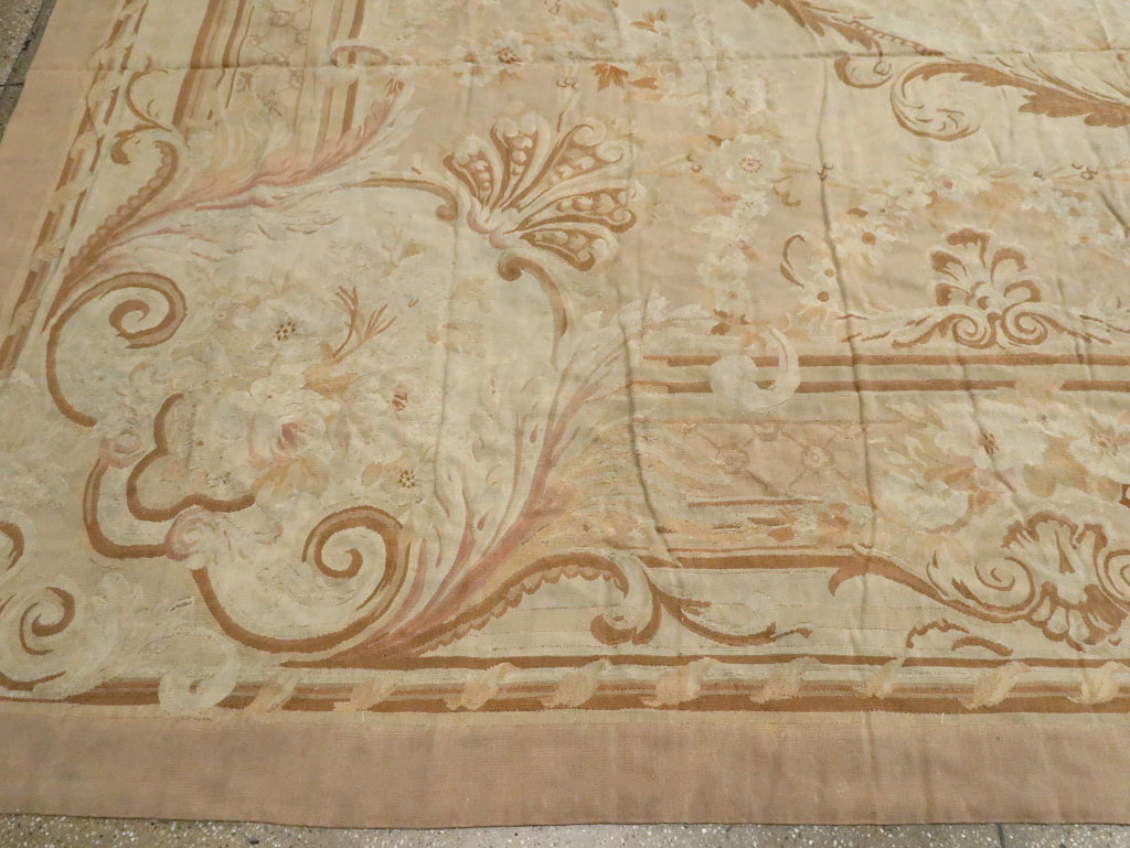 Antique French Aubusson Carpet, No.11290 - Gsblank