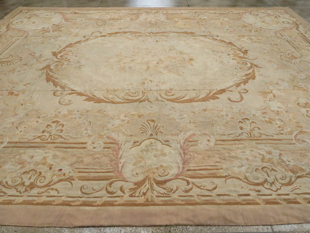 Antique French Aubusson Carpet, No.11290 - Gsblank