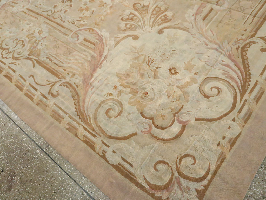 Antique French Aubusson Carpet, No.11290 - Gsblank