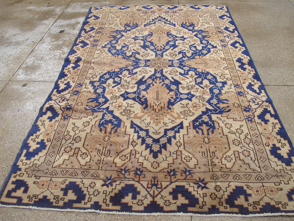 Vintage Indian Lahore Carpet, No.11345 - Gsblank