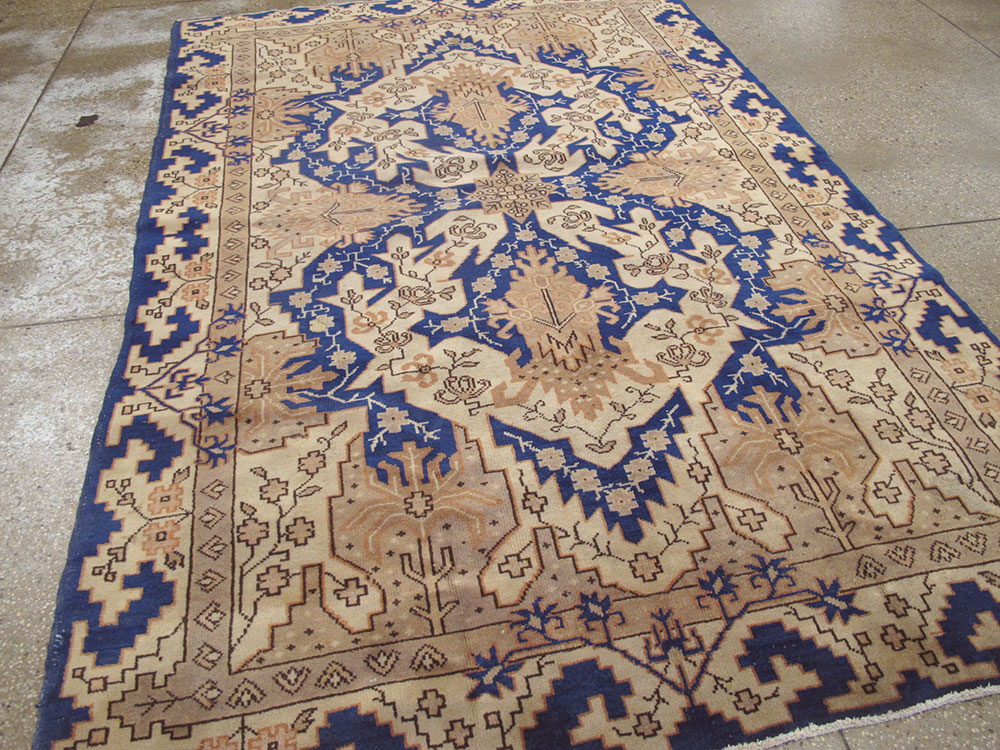 Vintage Indian Lahore Carpet, No.11345 - Gsblank