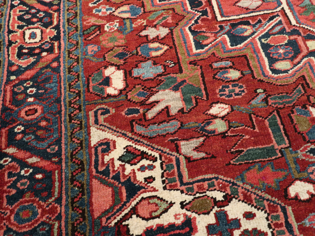 Vintage Persian Heriz Carpet, No.11529 - Gsblank