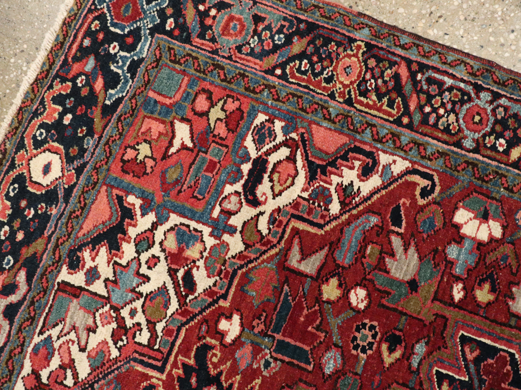 Vintage Persian Heriz Carpet, No.11529 - Gsblank