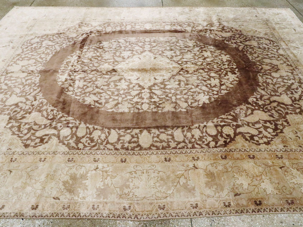 Vintage Persian Tabriz Carpet, No.11675 - Gsblank