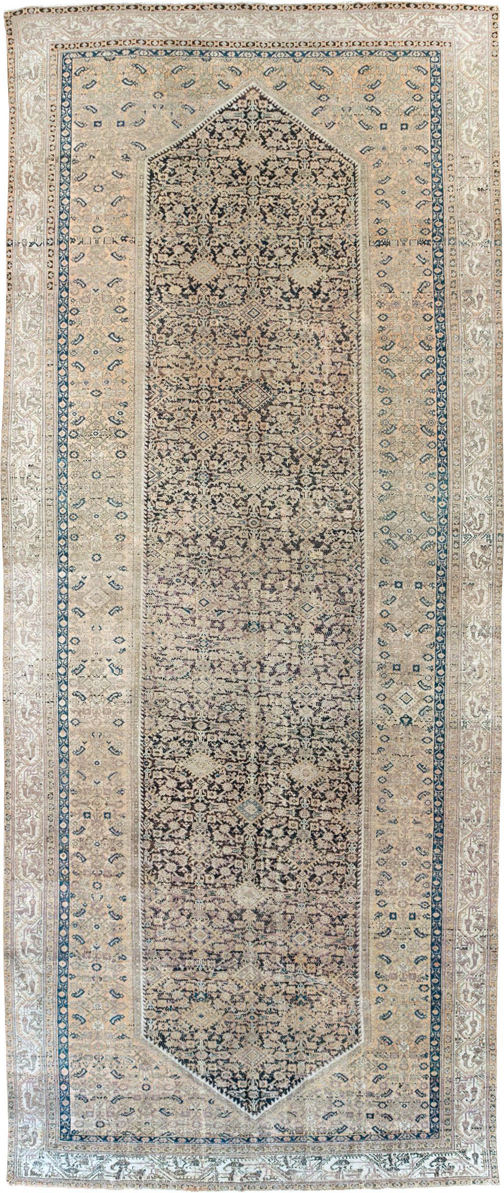 Antique Persian Malayer Gallery Carpet, No.11685 - Gsblank