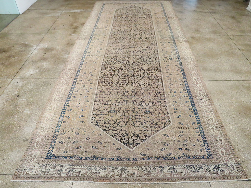 Antique Persian Malayer Gallery Carpet, No.11685 - Gsblank