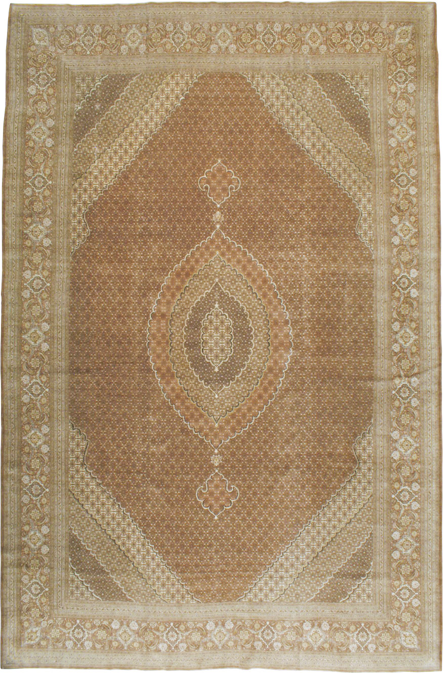 Vintage Persian Tabriz Carpet, No.11740 - Gsblank