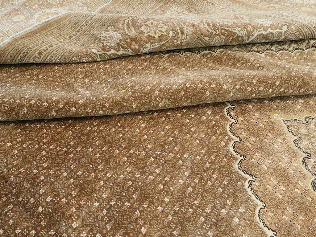 Vintage Persian Tabriz Carpet, No.11740 - Gsblank