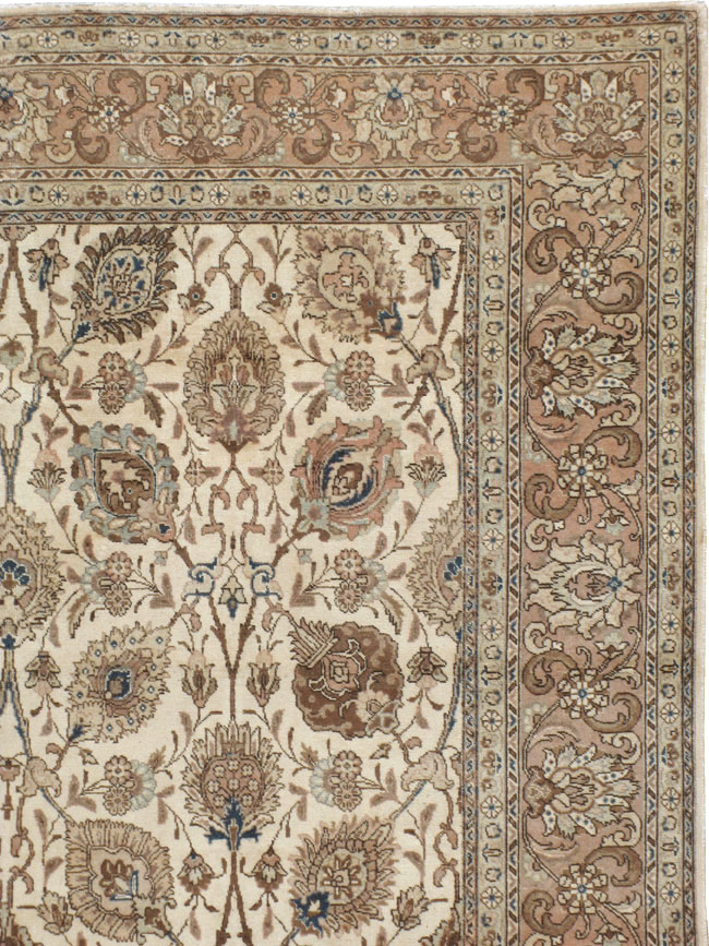Vintage Persian Tabriz Carpet, No.11792 - Gsblank