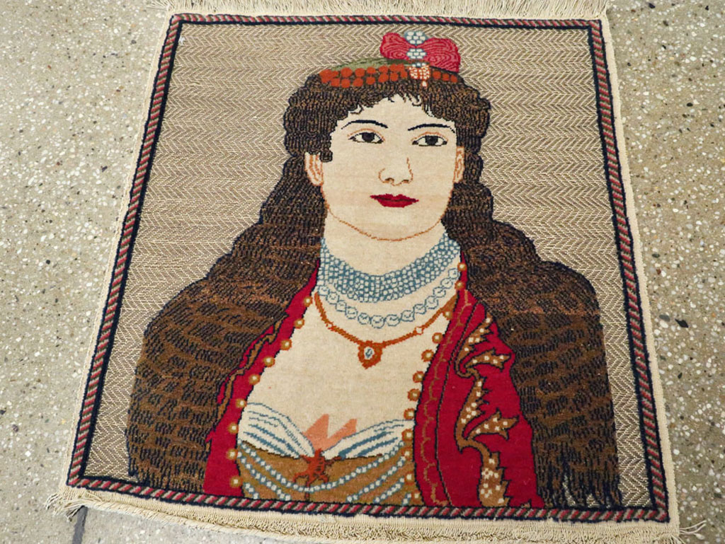 Vintage Persian Tabriz Pictorial Rug, No.11838 - Gsblank