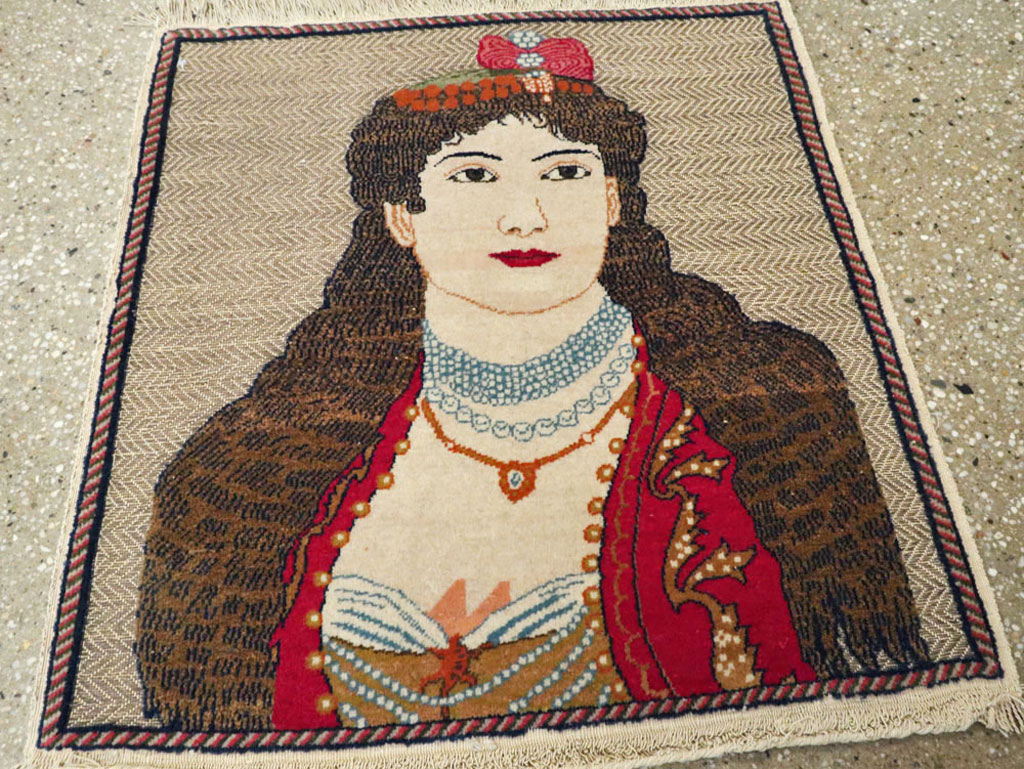 Vintage Persian Tabriz Pictorial Rug, No.11838 - Gsblank