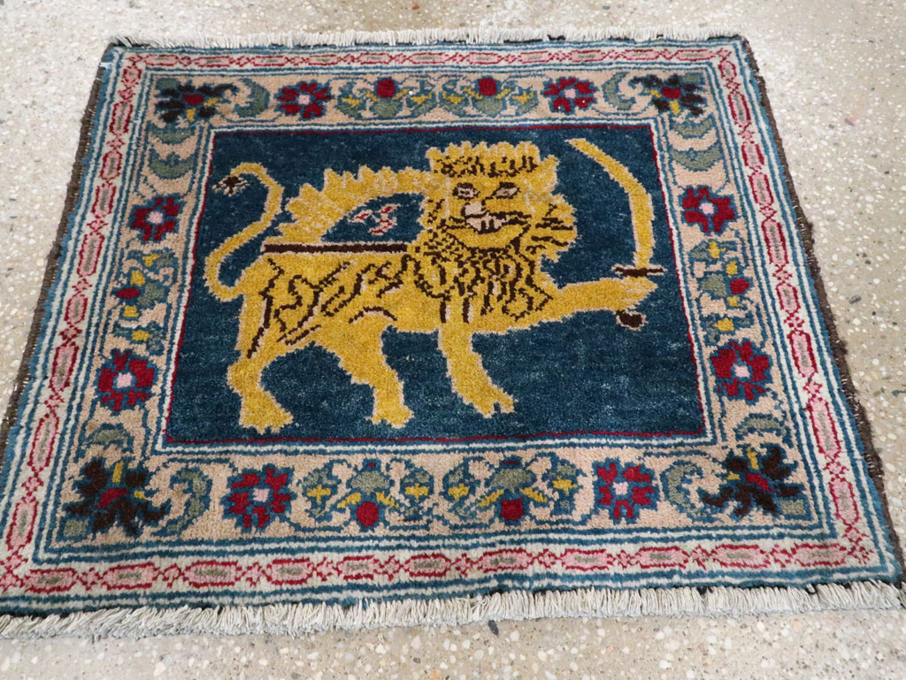 Vintage Persian Hamadan Pictorial Rug, No.11843 - Gsblank