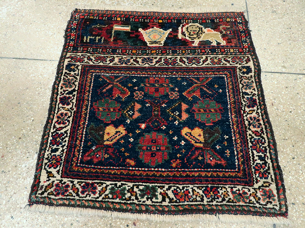 Antique Persian Pictorial Bag Face Rug, No.11845 - Gsblank