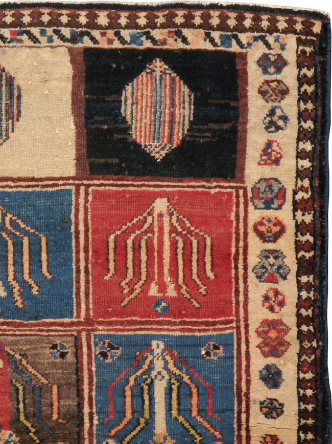 Vintage Persian Bakhtiari Rug, No.11901 - Gsblank