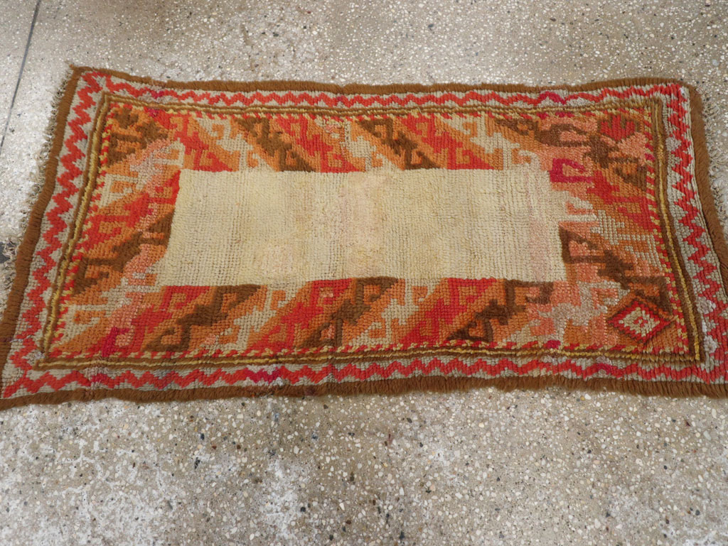 Vintage Continental European Throw Rug, No.12153 - Gsblank