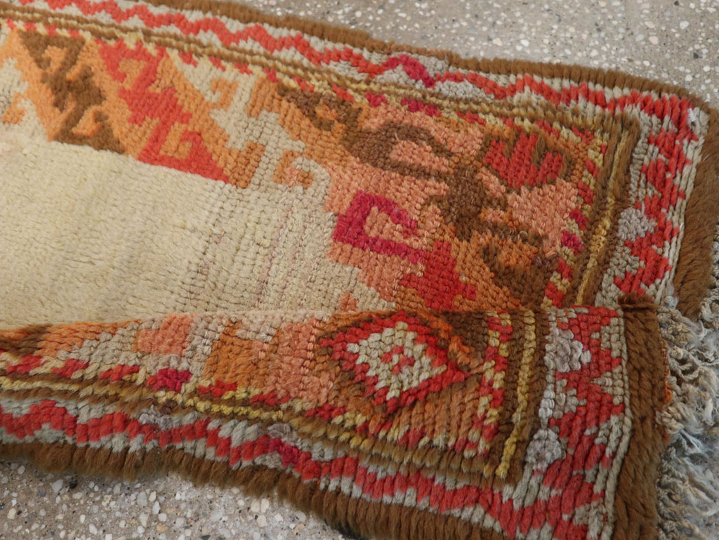 Vintage Continental European Throw Rug, No.12153 - Gsblank
