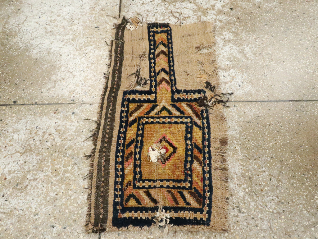 Antique Gabbeh Rug, No.12181 - Gsblank