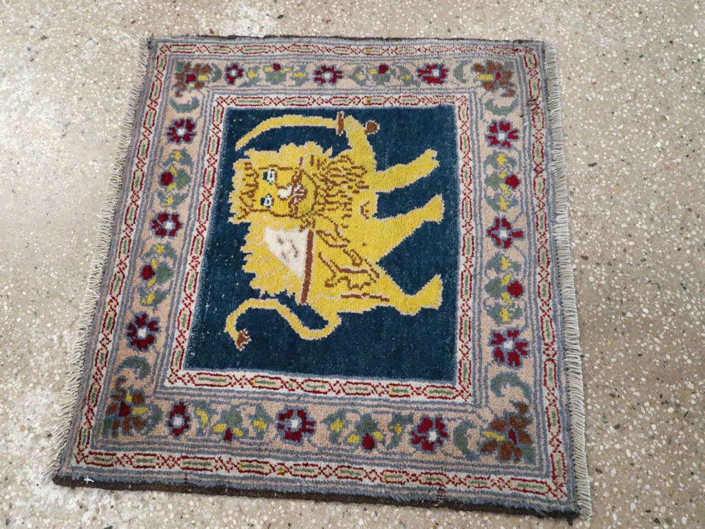 Vintage Persian Hamadan Pictorial Rug, No.12223 - Gsblank