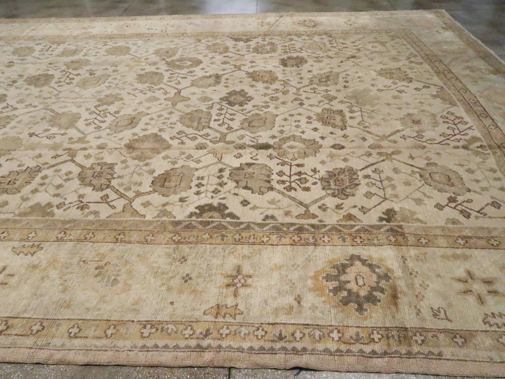 Antique Turkish Oushak Rug, No.12287 - Gsblank