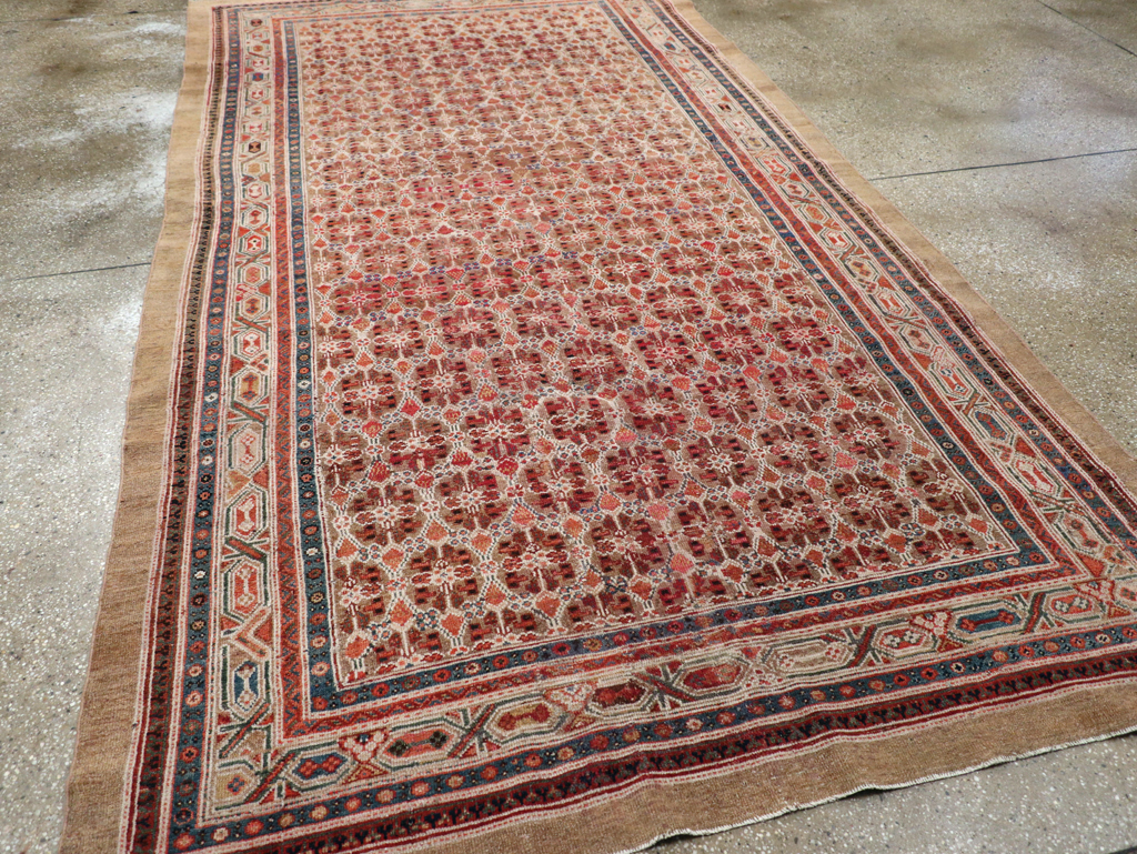 Antique Serab Gallery Rug, No.12371 - Gsblank
