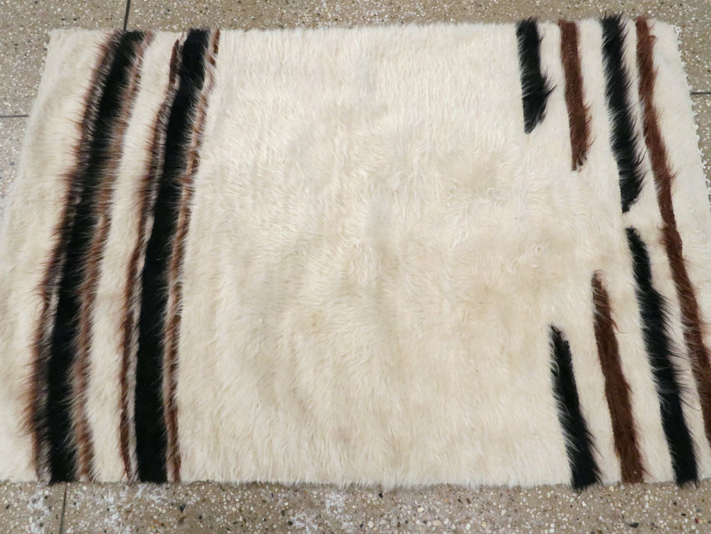 Vintage Turkish Mohair Rug, No.12573 - Gsblank