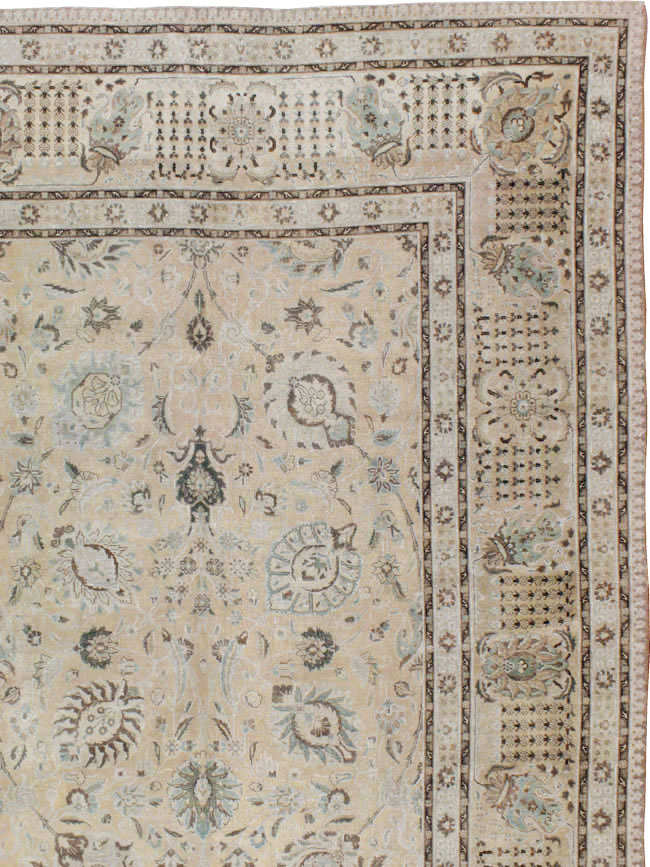 Antique Persian Tabriz Rug, No.12777 - Gsblank