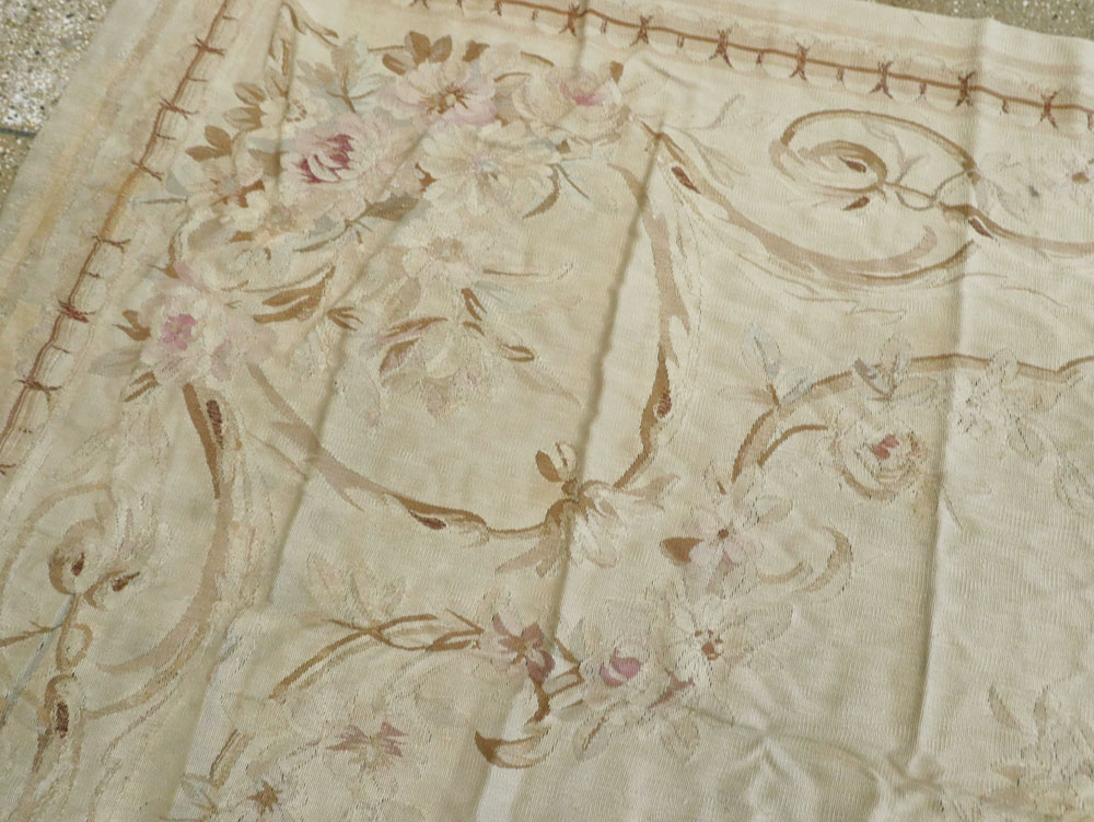 Antique French Aubusson Rug, No.13096 - Gsblank