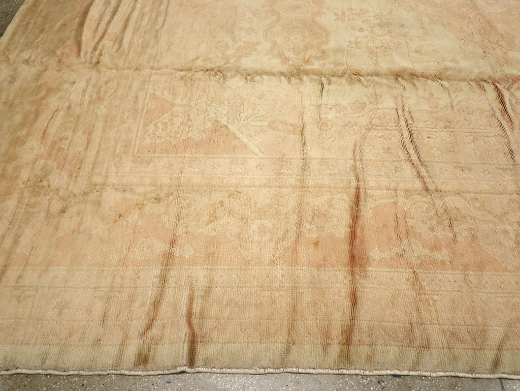 Antique European Oushak Carpet, No.13215 - Gsblank