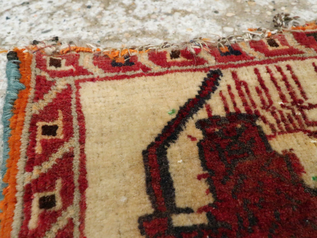 Vintage Shiraz Pictoral Rug, No.13302 - Gsblank