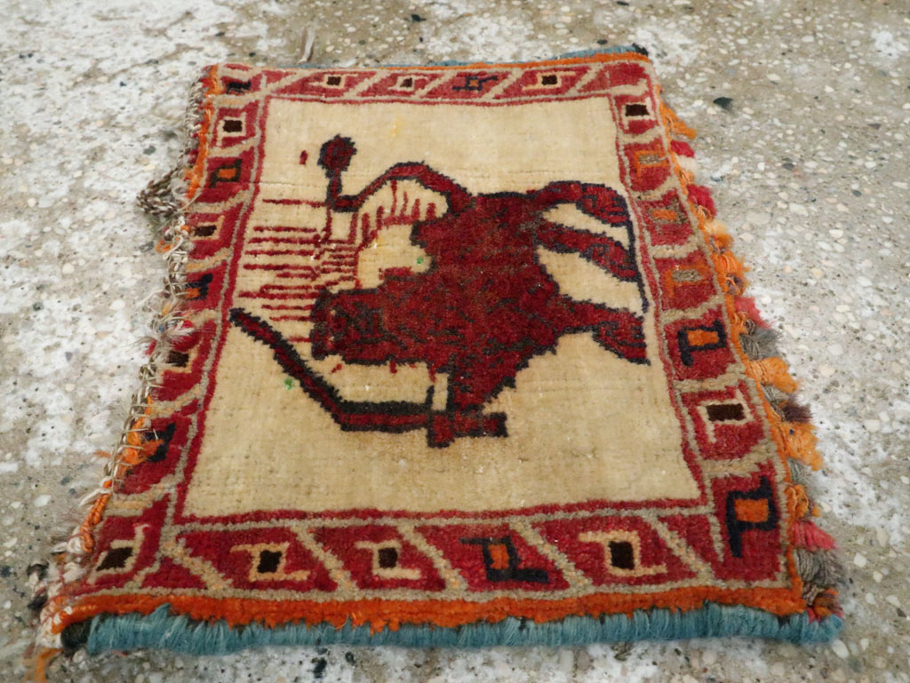 Vintage Shiraz Pictoral Rug, No.13302 - Gsblank