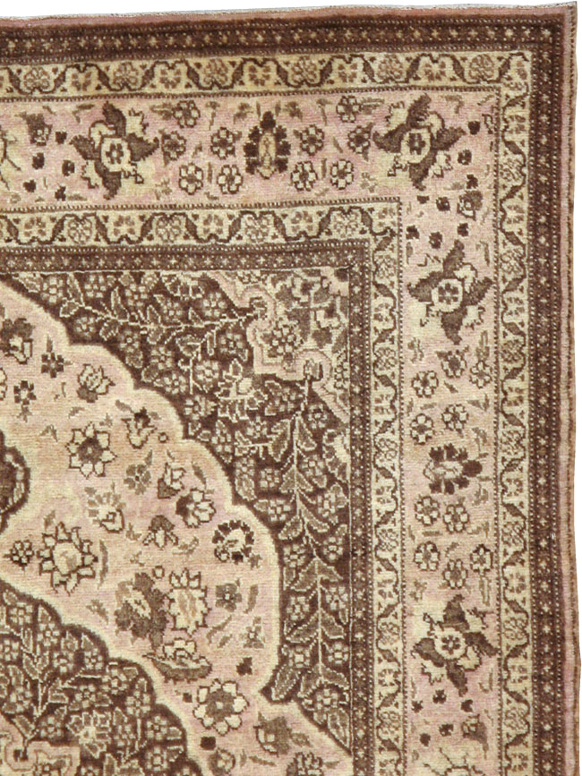 Antique Persian Tabriz Rug, No.13557 - Gsblank
