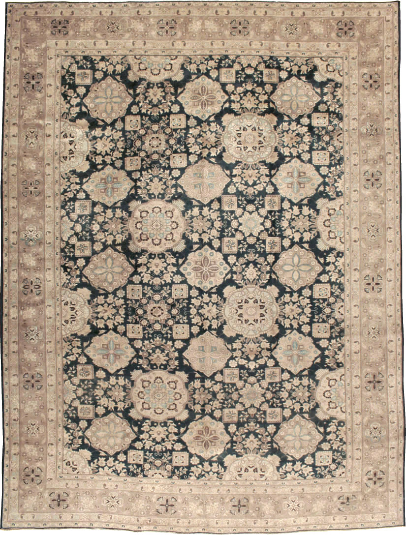 Antique Persian Tabriz Carpet, No.13641 - Gsblank
