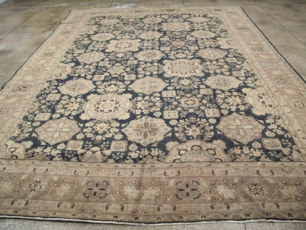 Antique Persian Tabriz Carpet, No.13641 - Gsblank