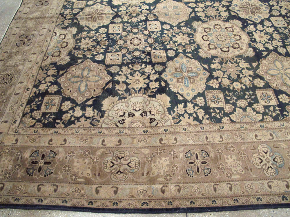 Antique Persian Tabriz Carpet, No.13641 - Gsblank