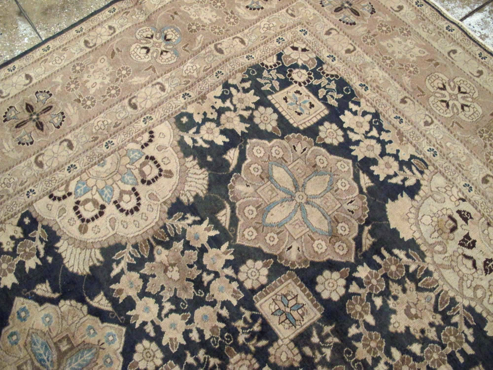 Antique Persian Tabriz Carpet, No.13641 - Gsblank