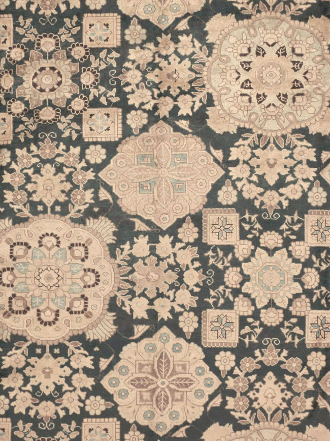 Antique Persian Tabriz Carpet, No.13641 - Gsblank
