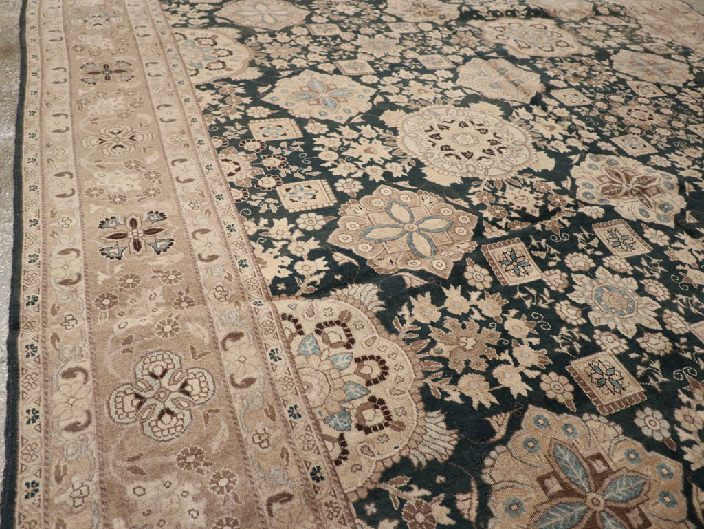 Antique Persian Tabriz Carpet, No.13641 - Gsblank