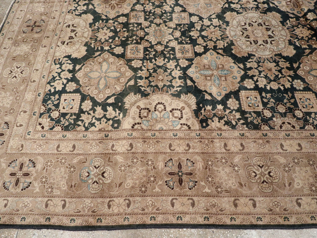 Antique Persian Tabriz Carpet, No.13641 - Gsblank