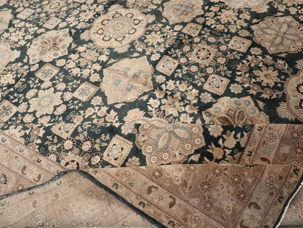 Antique Persian Tabriz Carpet, No.13641 - Gsblank
