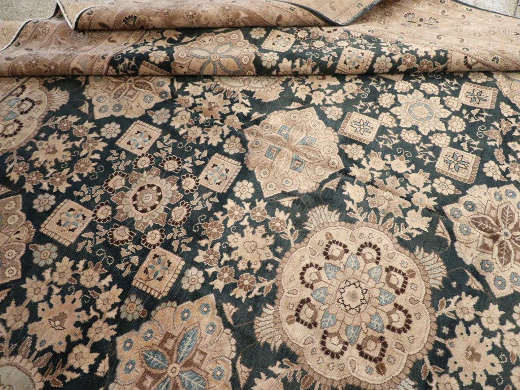 Antique Persian Tabriz Carpet, No.13641 - Gsblank