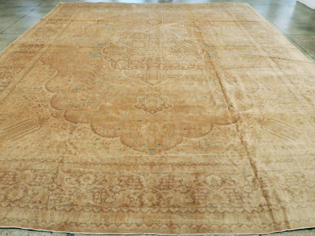 Vintage Persian Tabriz Carpet, No.13706 - Gsblank