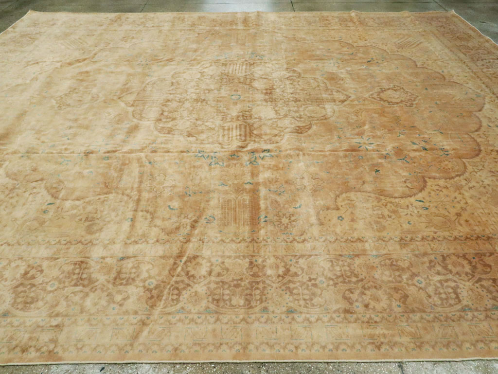 Vintage Persian Tabriz Carpet, No.13706 - Gsblank