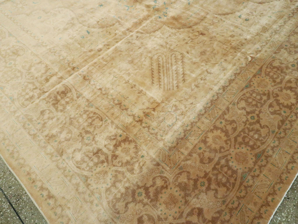 Vintage Persian Tabriz Carpet, No.13706 - Gsblank
